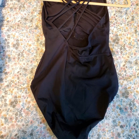 Leotard / Athletic bodysuit with strap design - Picture 3 of 4